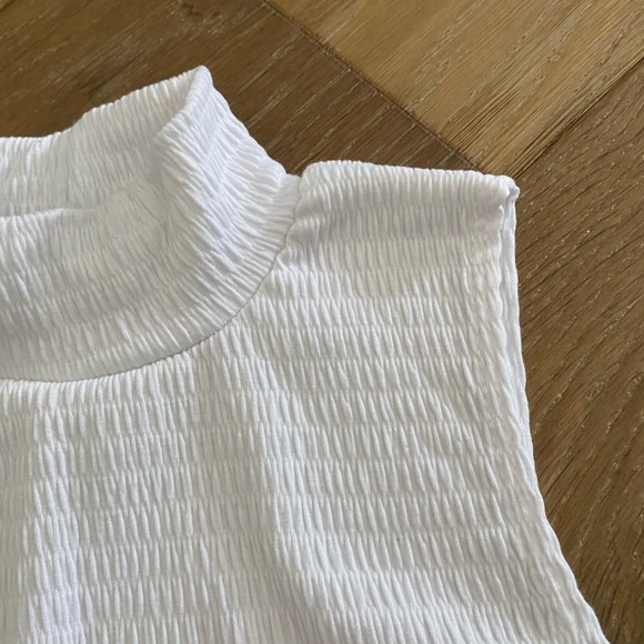 Shorts and top set. Both NWOT. Size 2/medium - Picture 6 of 7